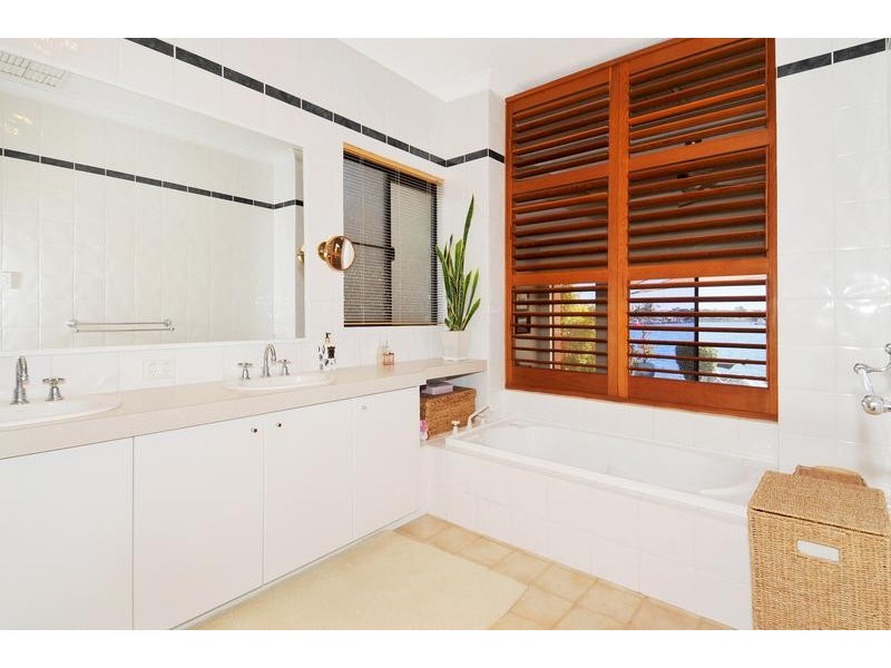 48 Waterside Drive, Dudley Park WA 6210