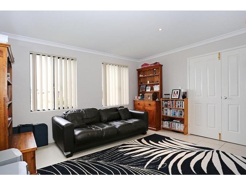 14 Lutea Road, Halls Head WA 6210