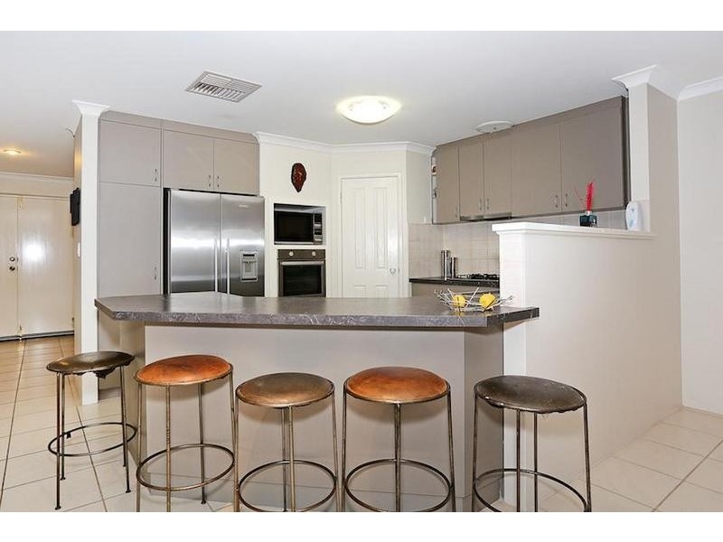 14 Lutea Road, Halls Head WA 6210