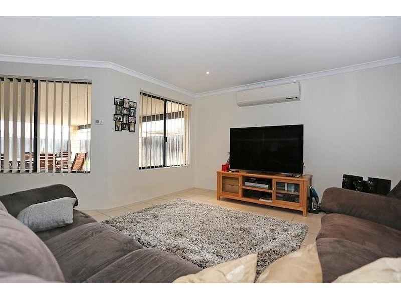 14 Lutea Road, Halls Head WA 6210