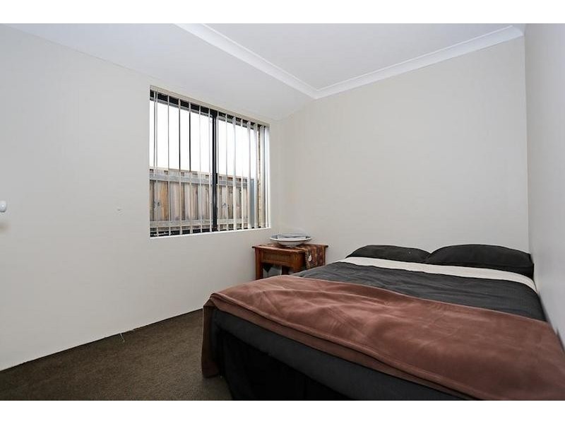 14 Lutea Road, Halls Head WA 6210