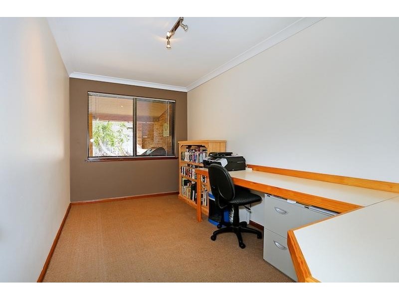 4 Talia Place, Dudley Park WA 6210