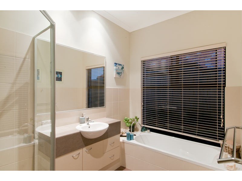 2 Nyari Court, Halls Head WA 6210