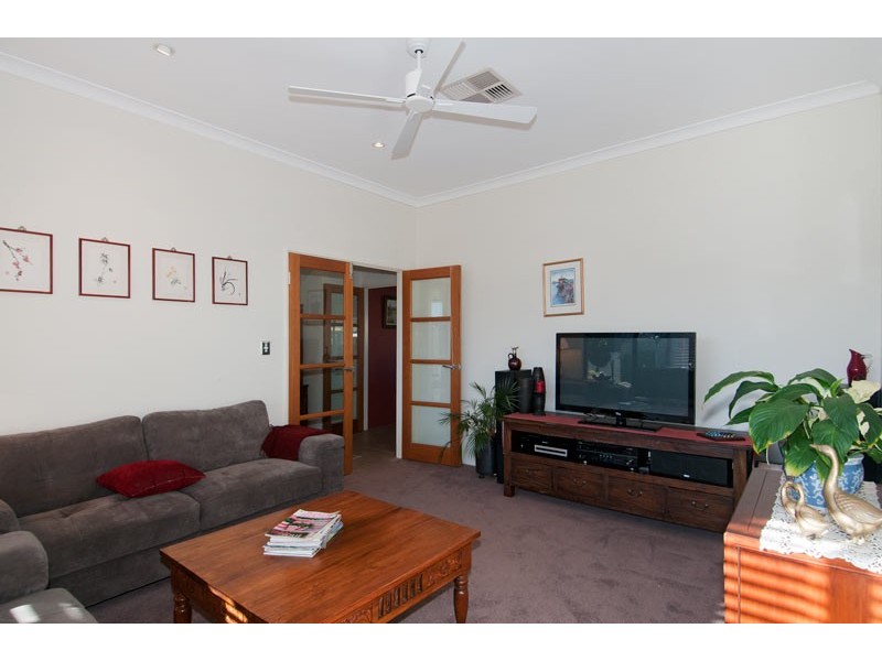 2 Nyari Court, Halls Head WA 6210