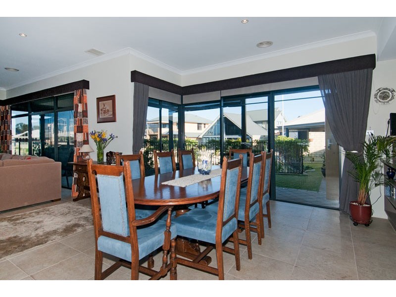 2 Nyari Court, Halls Head WA 6210