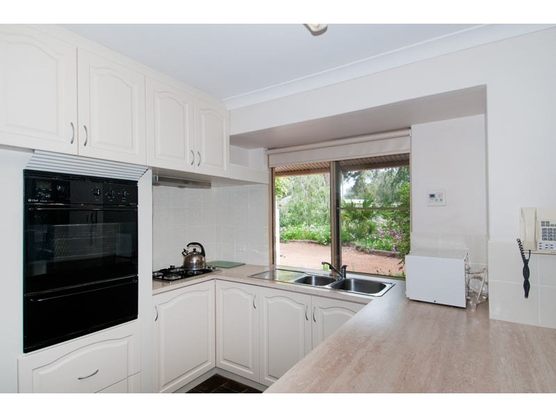 5 Bardoc Way, Greenfields WA 6210