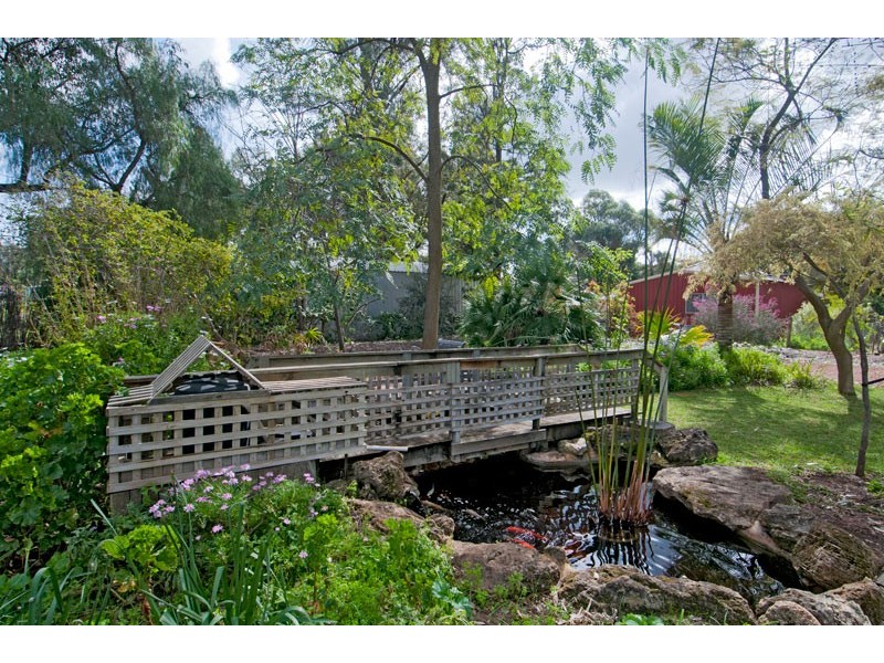 5 Bardoc Way, Greenfields WA 6210