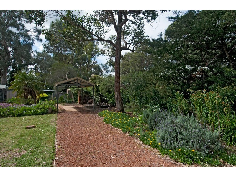 5 Bardoc Way, Greenfields WA 6210