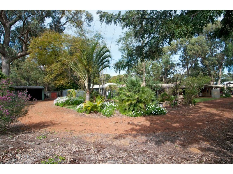 5 Bardoc Way, Greenfields WA 6210