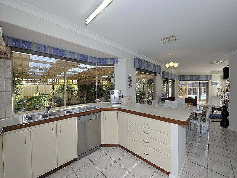 7 Haven Court, Silver Sands WA 6210