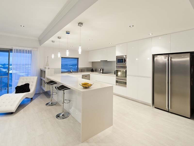 10 Shonae Pass, Halls Head WA 6210