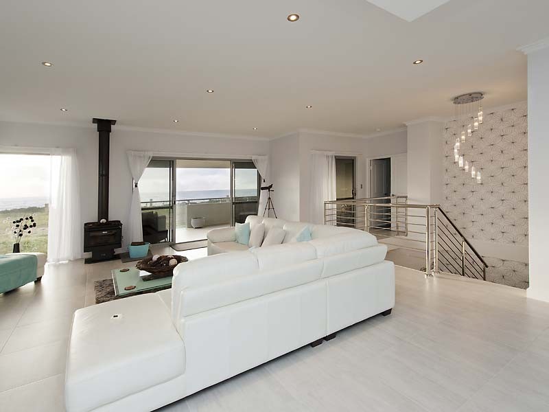 10 Shonae Pass, Halls Head WA 6210