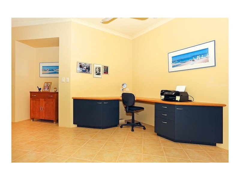 8 Leisure Way, Halls Head WA 6210