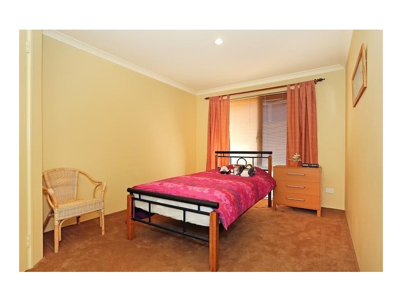 8 Leisure Way, Halls Head WA 6210