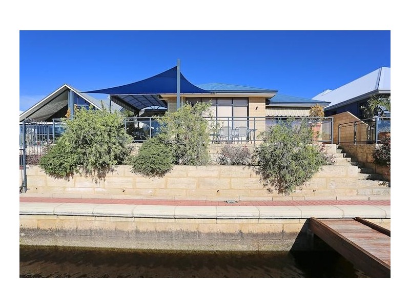 8 Leisure Way, Halls Head WA 6210