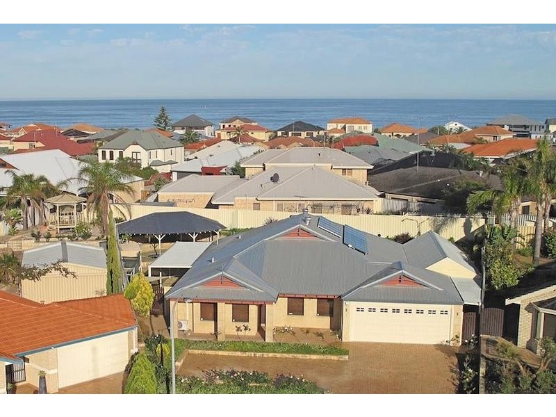 4 Wave Court, San Remo WA 6210