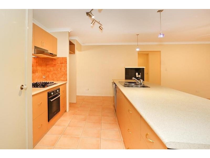 4 Wave Court, San Remo WA 6210