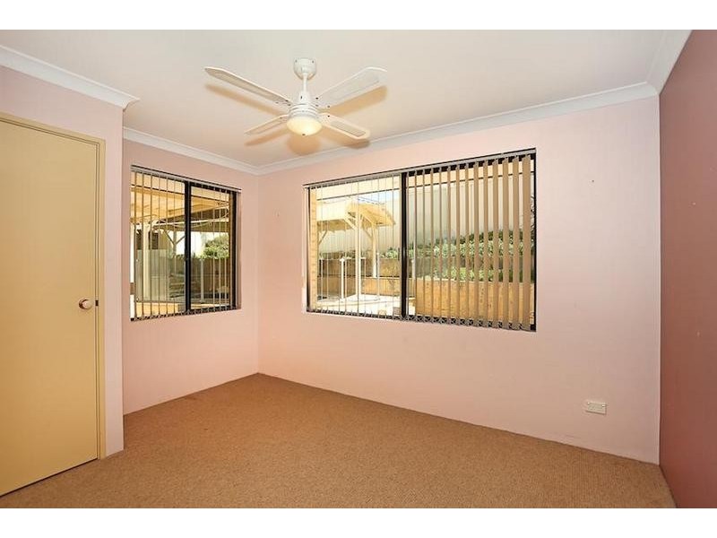 4 Wave Court, San Remo WA 6210