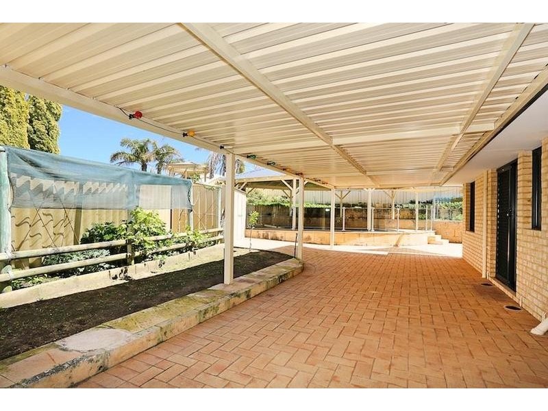 4 Wave Court, San Remo WA 6210