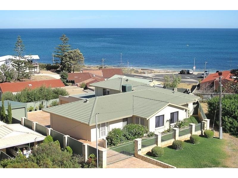 8 Sussex Place, Halls Head WA 6210