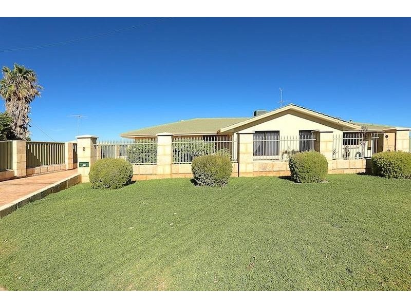 8 Sussex Place, Halls Head WA 6210