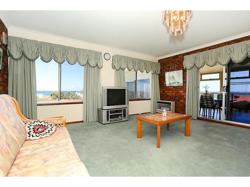 8 Sussex Place, Halls Head WA 6210