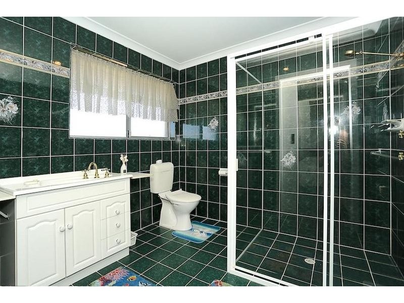 8 Sussex Place, Halls Head WA 6210