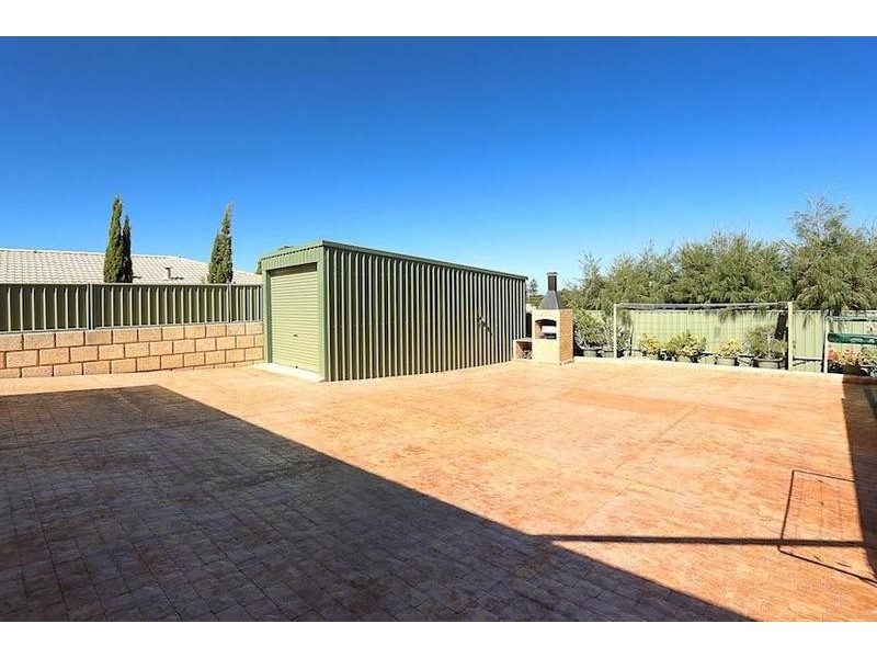 8 Sussex Place, Halls Head WA 6210