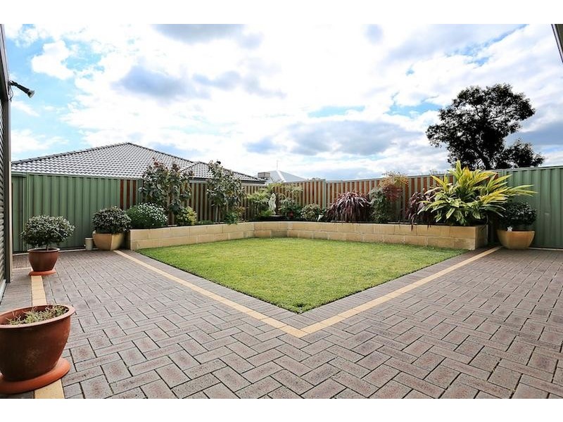 5 Bibbulmun Meander, Ravenswood WA 6208