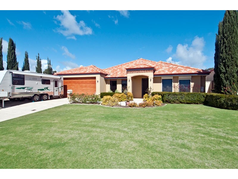 12 Campion Fairway, Lakelands WA 6180