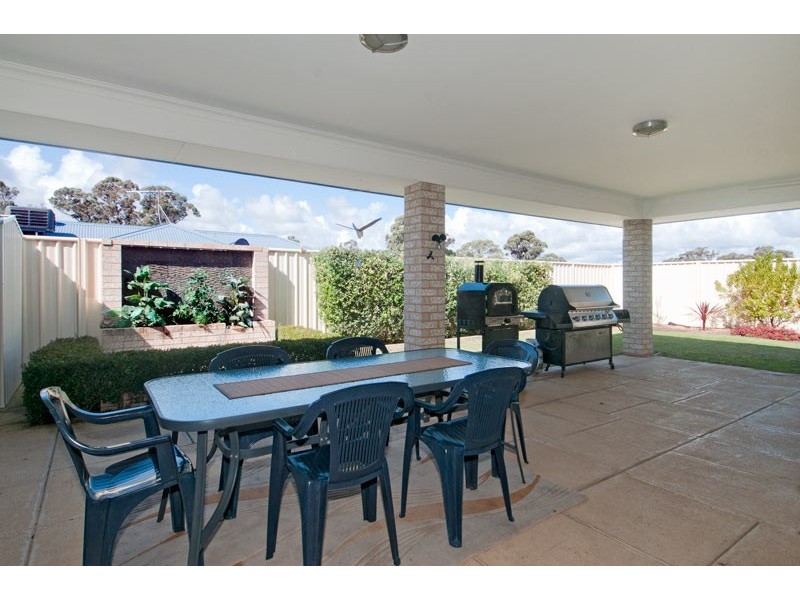 12 Campion Fairway, Lakelands WA 6180