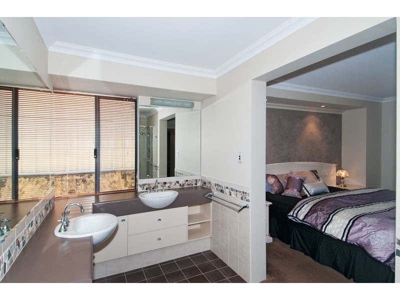 12 Campion Fairway, Lakelands WA 6180