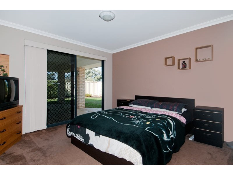 12 Campion Fairway, Lakelands WA 6180