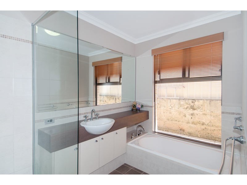 12 Campion Fairway, Lakelands WA 6180