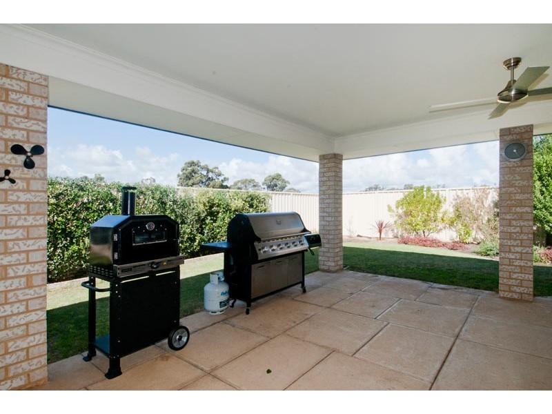 12 Campion Fairway, Lakelands WA 6180