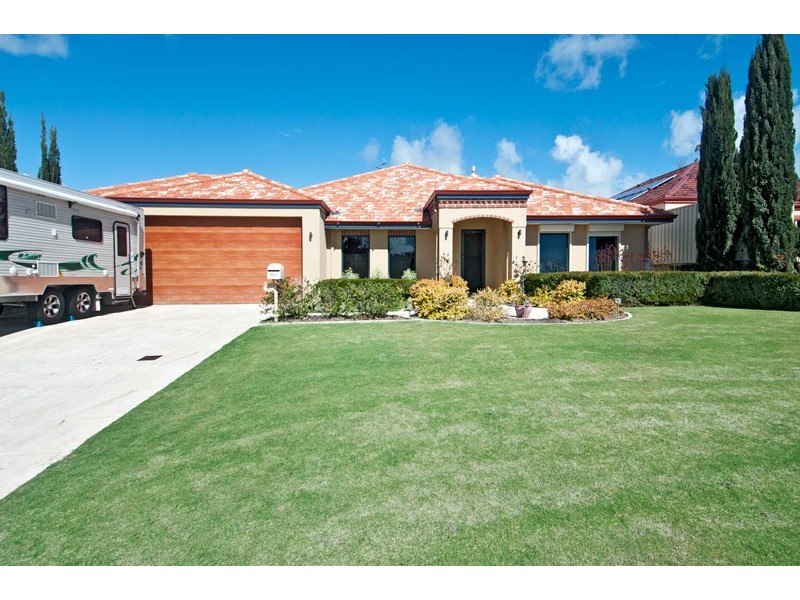 12 Campion Fairway, Lakelands WA 6180