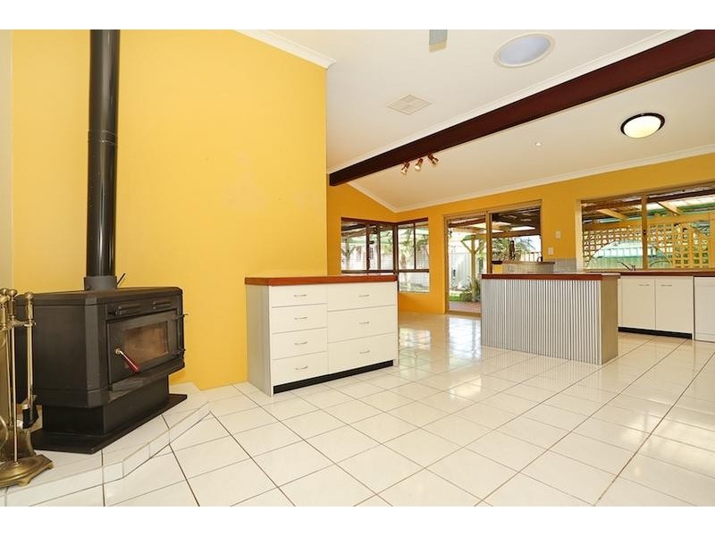 26 Waterville Retreat, Meadow Springs WA 6210