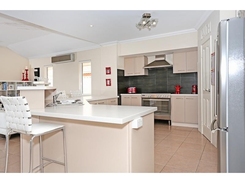 5 Virginia Turn, Madora Bay WA 6210