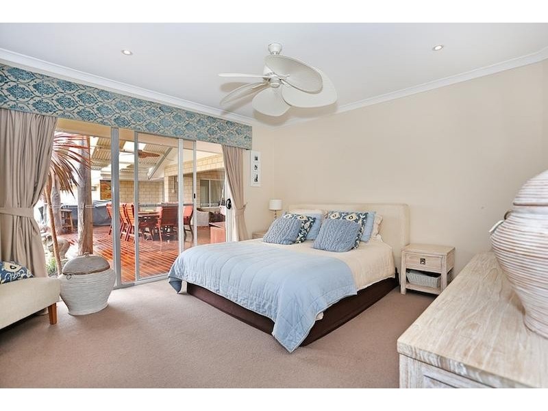 5 Virginia Turn, Madora Bay WA 6210