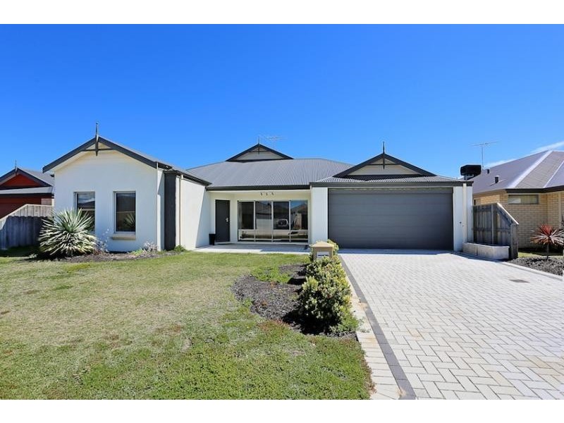 9 Marsdenia Road, Halls Head WA 6210
