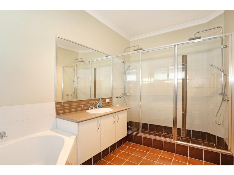 9 Marsdenia Road, Halls Head WA 6210