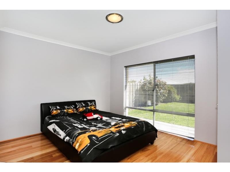 9 Marsdenia Road, Halls Head WA 6210