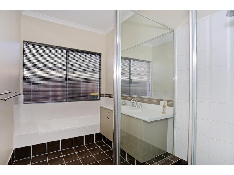 9 Marsdenia Road, Halls Head WA 6210