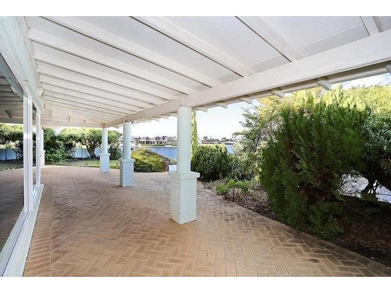 15 Ashburton Court, Dudley Park WA 6210