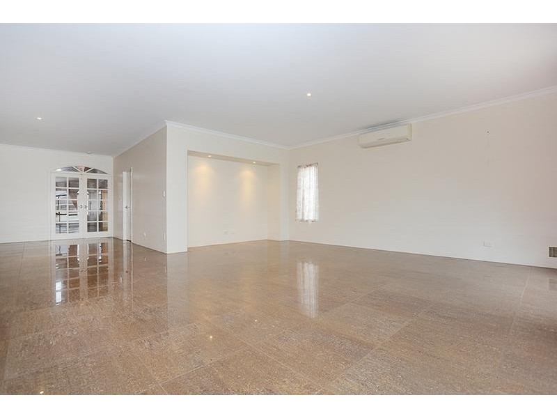 19 Voyager Close, Wannanup WA 6210