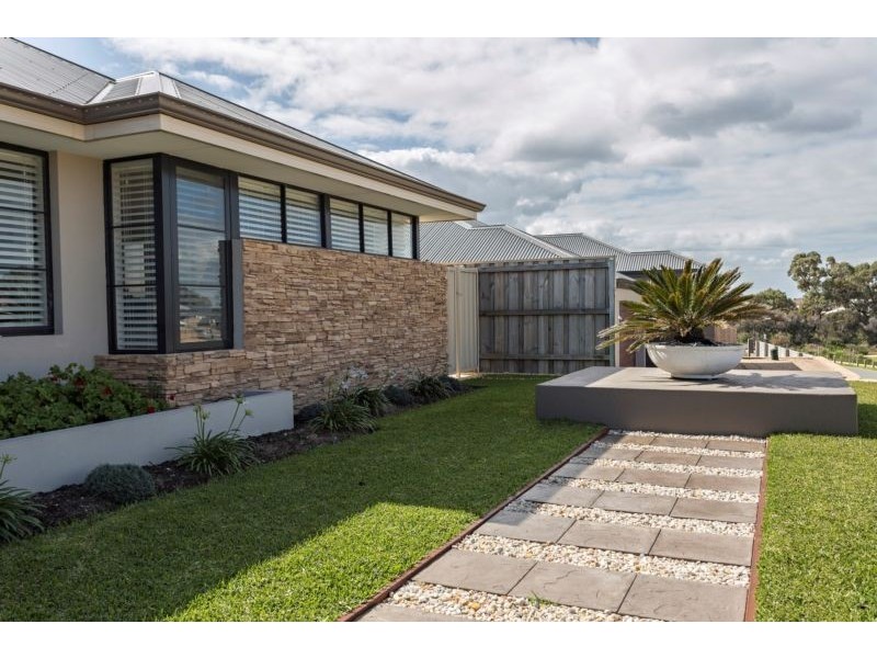 14 Torwood Edge, Halls Head WA 6210