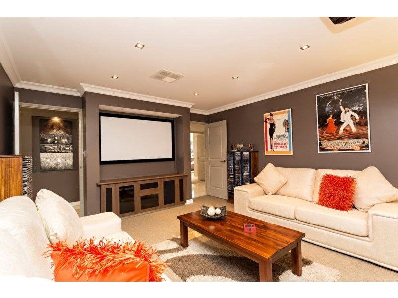 14 Torwood Edge, Halls Head WA 6210