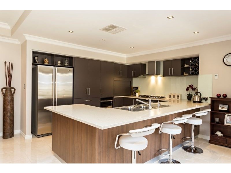 14 Torwood Edge, Halls Head WA 6210