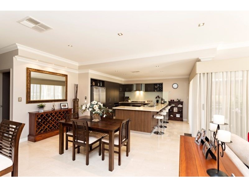 14 Torwood Edge, Halls Head WA 6210