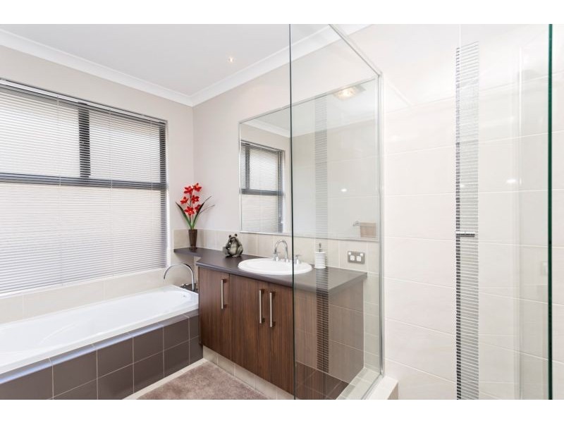 14 Torwood Edge, Halls Head WA 6210